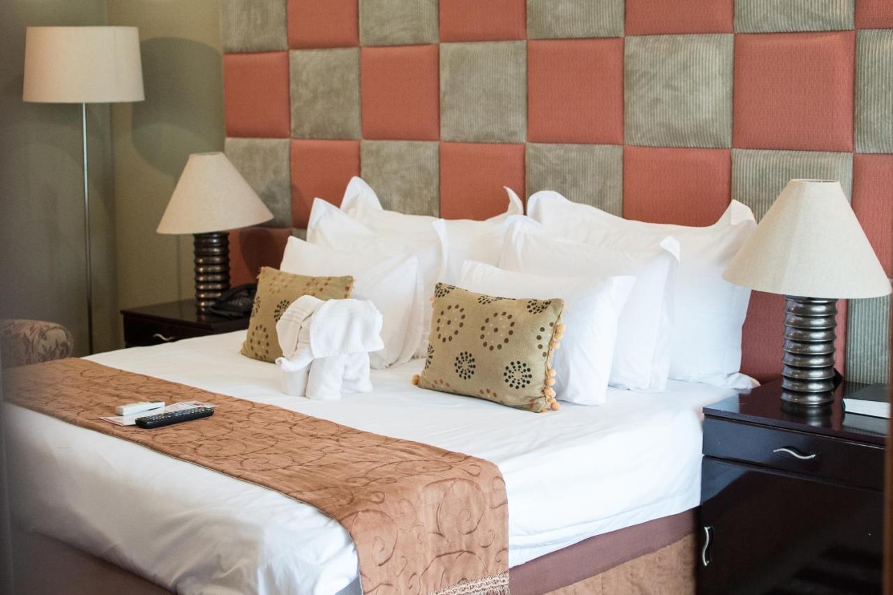 2Ten Hotel Sibasa エクステリア 写真