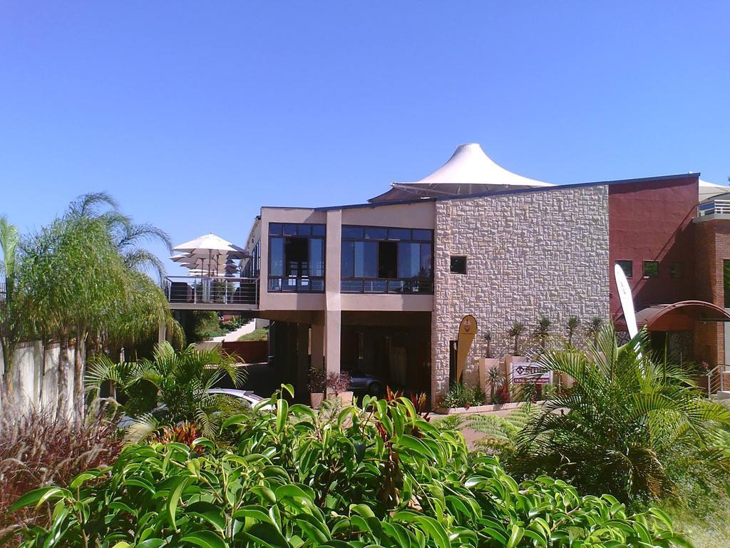 2Ten Hotel Sibasa エクステリア 写真