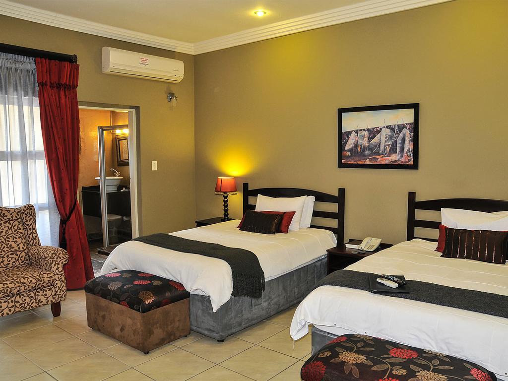 2Ten Hotel Sibasa エクステリア 写真