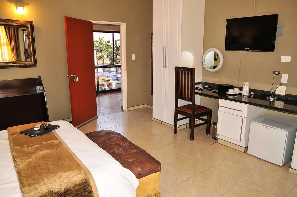 2Ten Hotel Sibasa エクステリア 写真