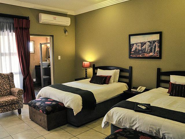 2Ten Hotel Sibasa エクステリア 写真