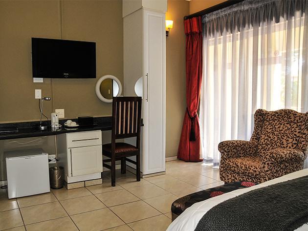 2Ten Hotel Sibasa エクステリア 写真